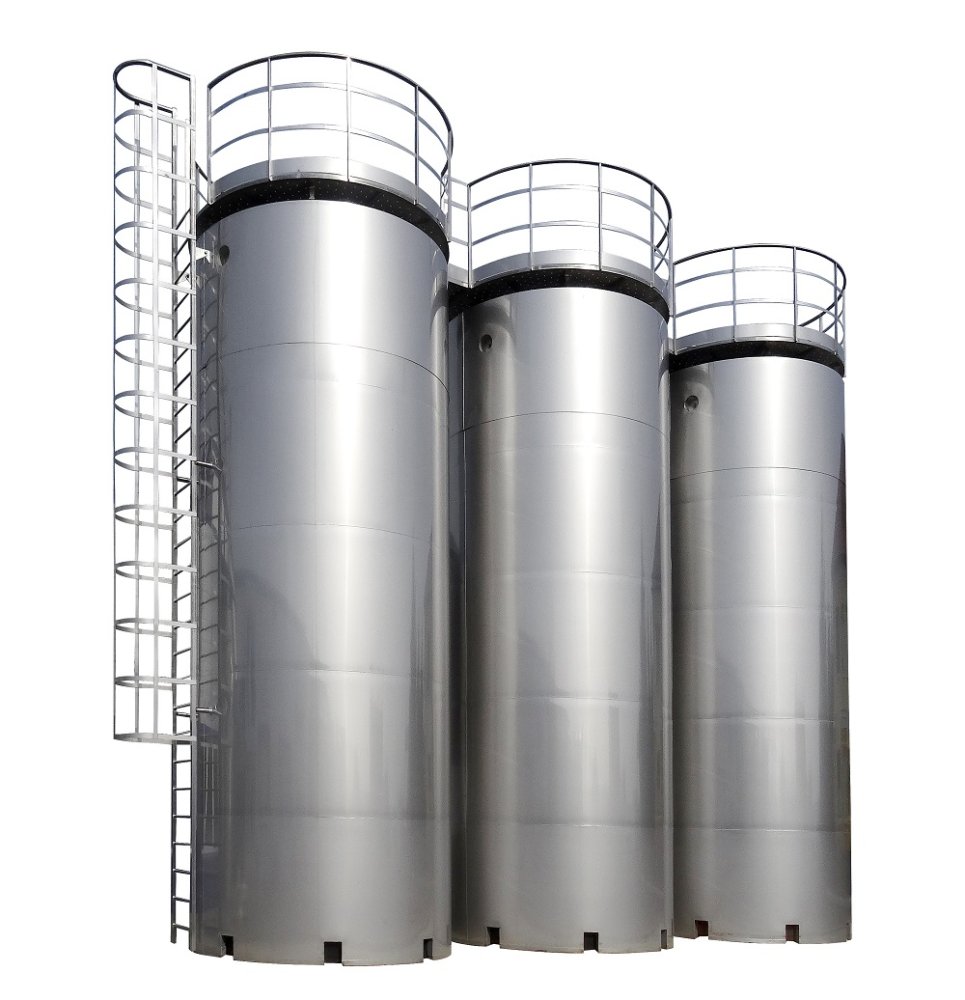 Емкости хранения на фундаменте